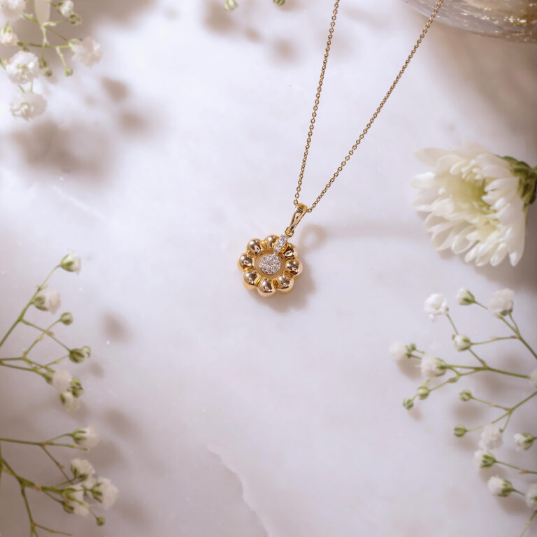 Why Floral Jewelry Is the No.1 Trend for Women in 2025 – And How Jewelluxe Leads the Movement